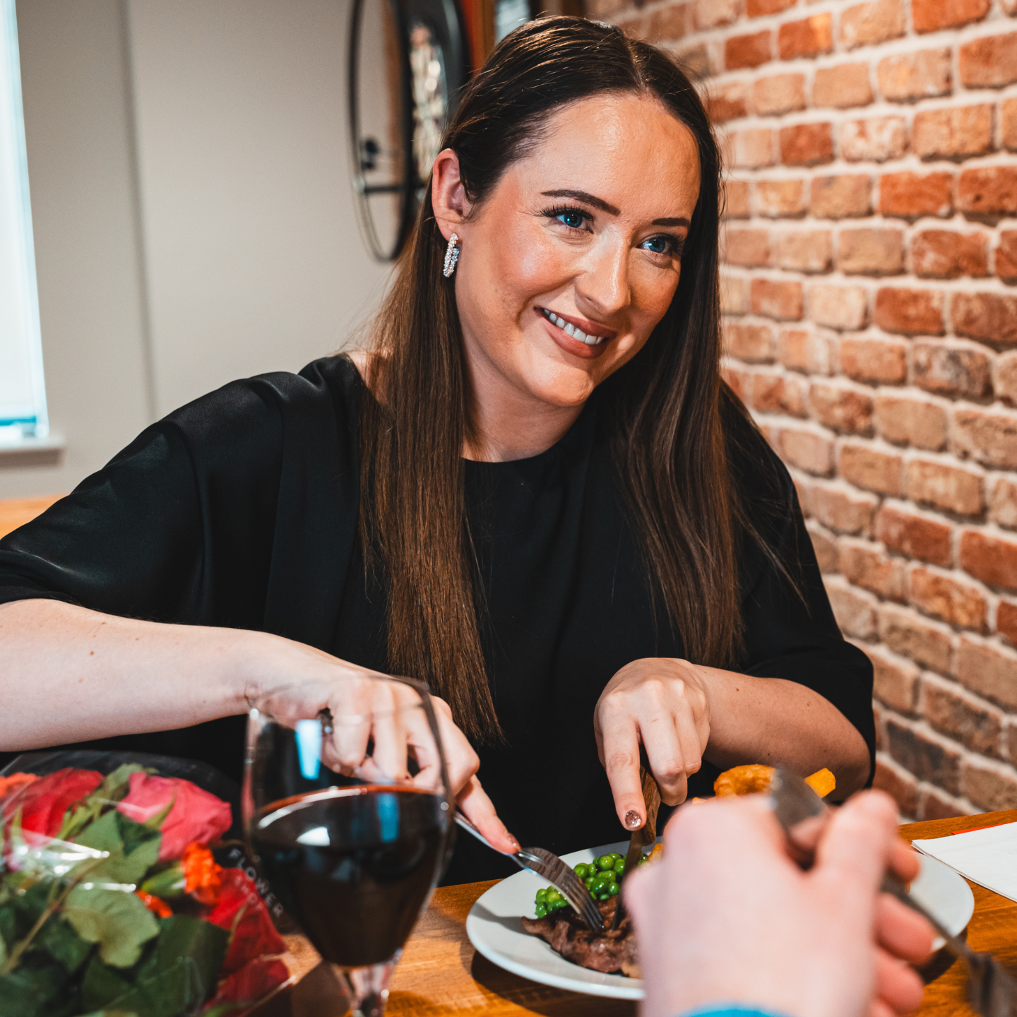 Valentine’s Weekend Dining & Treat Menu at The Hollow Tree in Bristol